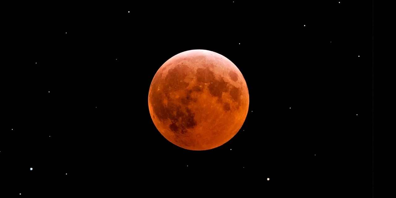 Chandra Grahan 2025 important tips you must know about Lunar Eclipse